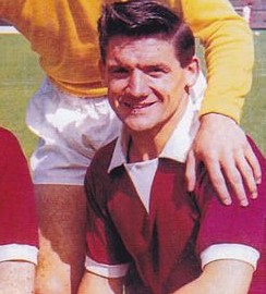 Davie Holt - In for Hearts  
